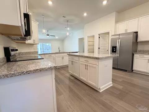 Kitchen - 5271 Wahoo Rd, Pace, FL 32571 photo 1 of 5