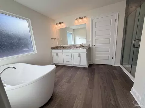 Bath - 5271 Wahoo Rd, Pace, FL 32571 photo 1 of 2