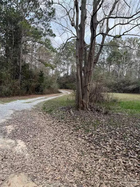 10001 Isaacs Ln, Pensacola, FL 32526