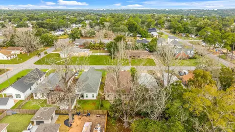 1649 Hatton St, Pensacola, FL 32503