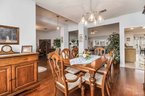 Dining - 3106 Cobblestone Dr, Pace, FL 32571 photo 4 of 8