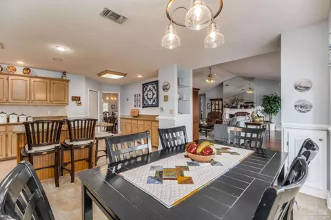 Dining - 3106 Cobblestone Dr, Pace, FL 32571 photo 6 of 8