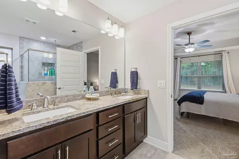 Entry Way - 6782 Beaudry Ln, Milton, FL 32570 photo 3 of 4