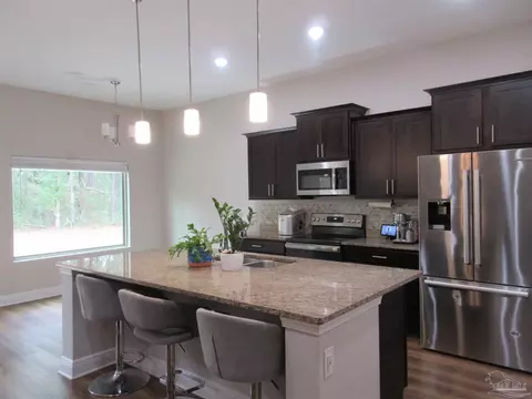Kitchen - 6782 Beaudry Ln, Milton, FL 32570 photo 4 of 7