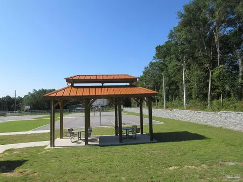 Exterior - 6782 Beaudry Ln, Milton, FL 32570 photo 16 of 17