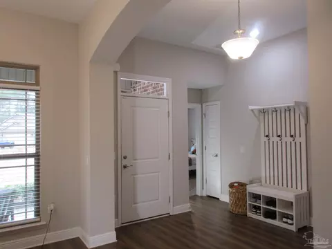 Entry Way - 6782 Beaudry Ln, Milton, FL 32570 photo 2 of 4