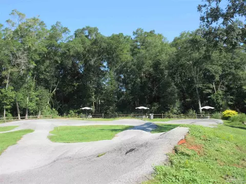 Exterior - 6782 Beaudry Ln, Milton, FL 32570 photo 14 of 17