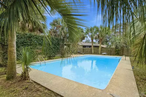 201 S Sunset Blvd, Gulf Breeze, FL 32561