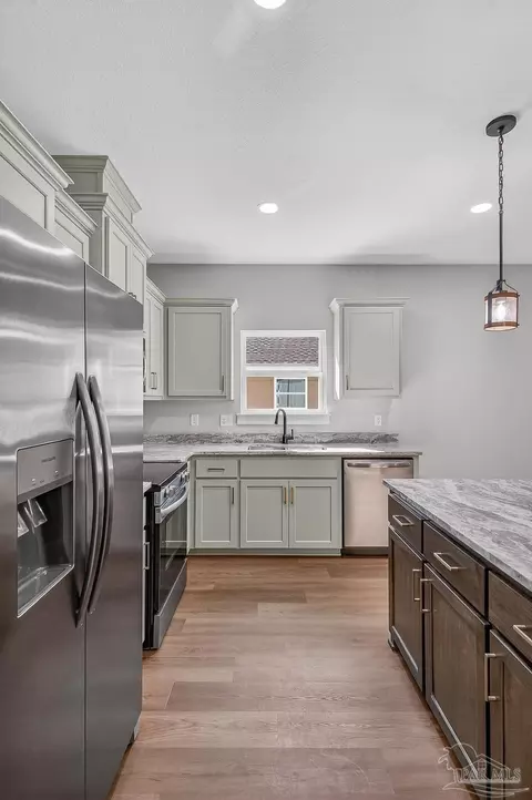 Kitchen - 2976 N 25th Ave, Milton, FL 32583 photo 6 of 7