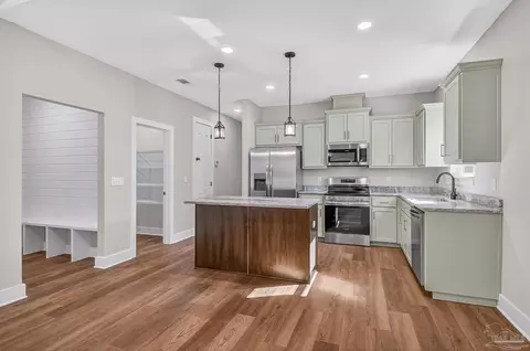 Kitchen - 2976 N 25th Ave, Milton, FL 32583 photo 3 of 7