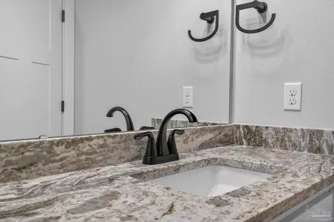 Bath - 2976 N 25th Ave, Milton, FL 32583 photo 1 of 3