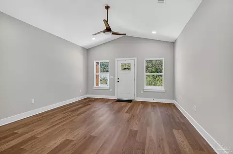 Living - 2976 N 25th Ave, Milton, FL 32583 photo 2 of 4