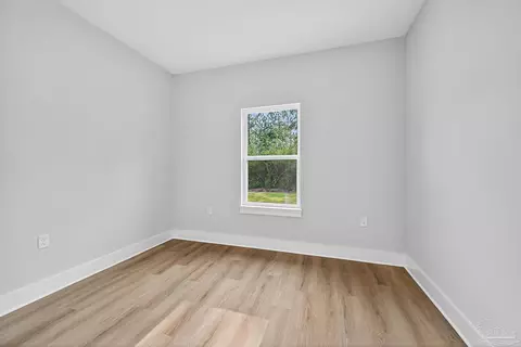 Bedroom - 2976 N 25th Ave, Milton, FL 32583 photo 3 of 6