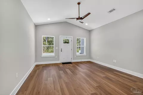 Living - 2976 N 25th Ave, Milton, FL 32583 photo 4 of 4