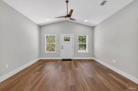 Living - 2976 N 25th Ave, Milton, FL 32583 photo 3 of 4