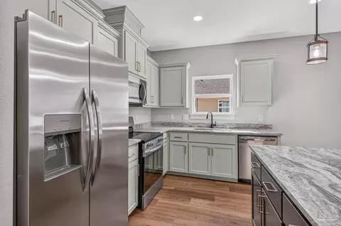 Kitchen - 2976 N 25th Ave, Milton, FL 32583 photo 5 of 7