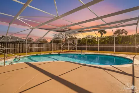 1005 Chandelle Lake Dr, Pensacola, FL 32507