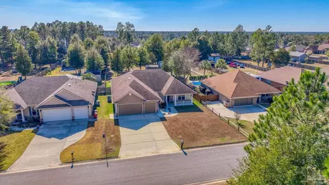 View/Area - 7933 Silver Maple Dr, Milton, FL 32583 photo 3 of 9