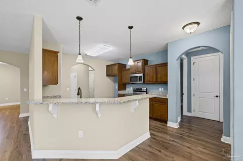 Entry Way - 7933 Silver Maple Dr, Milton, FL 32583 photo 4 of 7