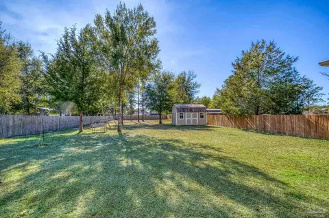 Exterior - 7933 Silver Maple Dr, Milton, FL 32583 photo 19 of 20