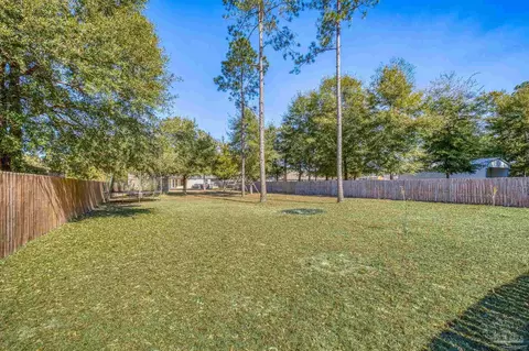 Exterior - 7933 Silver Maple Dr, Milton, FL 32583 photo 15 of 20