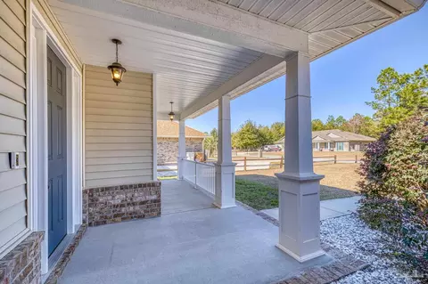 Exterior - 7933 Silver Maple Dr, Milton, FL 32583 photo 8 of 20