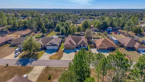View/Area - 7933 Silver Maple Dr, Milton, FL 32583 photo 4 of 9