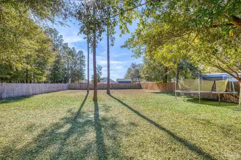 Exterior - 7933 Silver Maple Dr, Milton, FL 32583 photo 16 of 20
