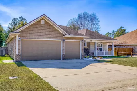 Exterior - 7933 Silver Maple Dr, Milton, FL 32583 photo 5 of 20