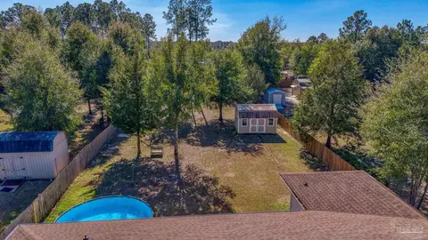 View/Area - 7933 Silver Maple Dr, Milton, FL 32583 photo 5 of 9