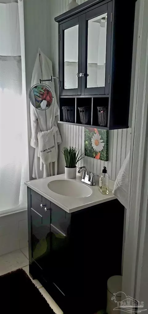 Bath - 1414 E Maxwell St, Pensacola, FL 32503 photo 1 of 2