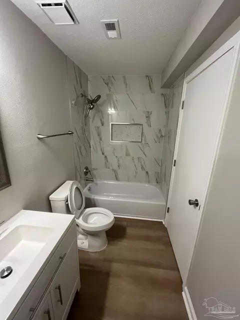 Bath - 284 Dolan Dr, Cantonment, FL 32533 photo 5 of 11