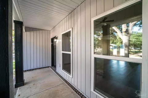Exterior - 5597 Crestwood Dr, Milton, FL 32583 photo 5 of 5
