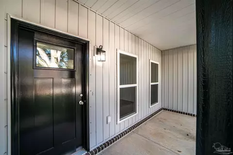 Exterior - 5597 Crestwood Dr, Milton, FL 32583 photo 4 of 5