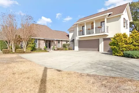 5296 Woodlake Tr, Gulf Breeze, FL 32563
