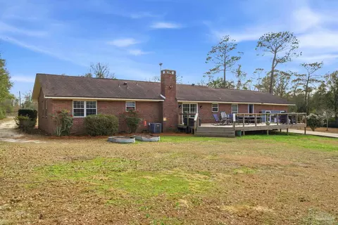 Exterior - 690 Cooley Rd, Cantonment, FL 32533 photo 5 of 8