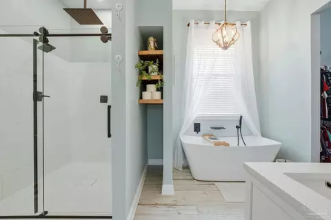 Bath - 690 Cooley Rd, Cantonment, FL 32533 photo 2 of 8