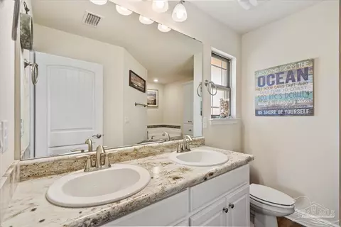 Bath - 6200 Nanterre Cv, Crestview, FL 32536 photo 2 of 4