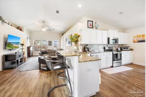 Kitchen - 6200 Nanterre Cv, Crestview, FL 32536 photo 5 of 5
