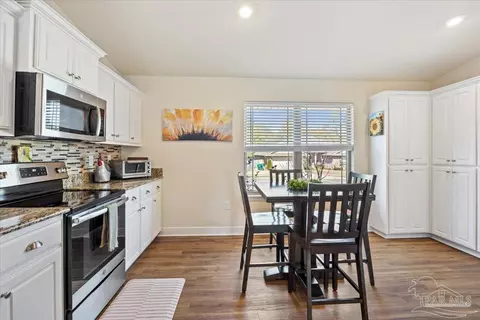 Kitchen - 6200 Nanterre Cv, Crestview, FL 32536 photo 1 of 5