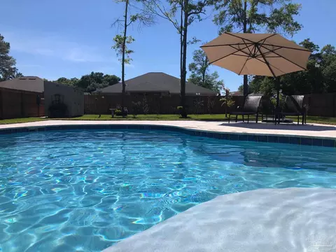 Exterior - 6200 Nanterre Cv, Crestview, FL 32536 photo 2 of 18