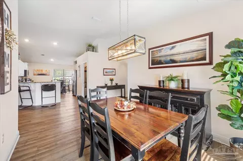 Dining - 6200 Nanterre Cv, Crestview, FL 32536 photo 2 of 4