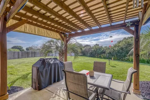 Exterior - 5764 Shady Glen Ct, Pace, FL 32571 photo 3 of 27
