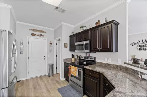 Entry Way - 5764 Shady Glen Ct, Pace, FL 32571 photo 4 of 7