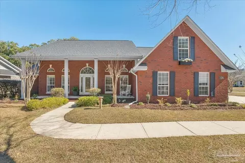 5684 Dunbar Cir, Milton, FL 32583