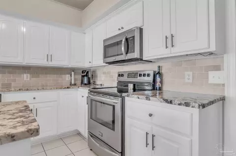 Kitchen - 3236 Kingsmill Dr, Pace, FL 32571 photo 5 of 5