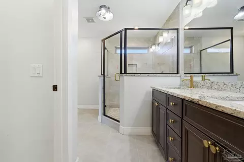 Bath - 2033 Chavers Rd, Cantonment, FL 32533 photo 1 of 3