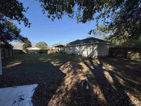 Exterior - 1126 Farmer St, Crestview, FL 32539 photo 8 of 8