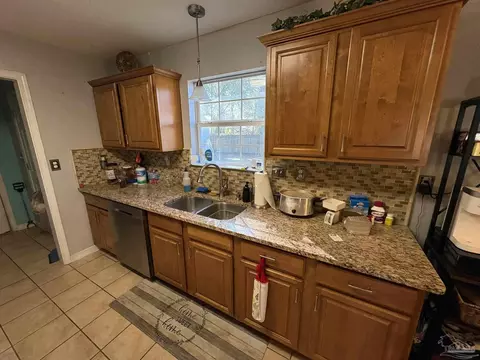 Kitchen - 1126 Farmer St, Crestview, FL 32539 photo 2 of 3