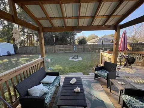 Exterior - 1126 Farmer St, Crestview, FL 32539 photo 5 of 8